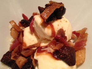 Mission figs, apples, maple syrup brown sugar sauce, candied bacon & vanilla ice cream cream 4